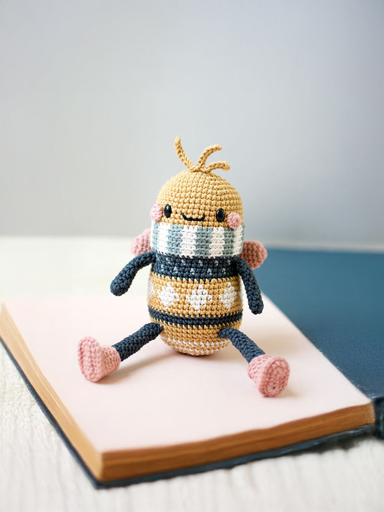 Bee Soft Toy – NeeKnots